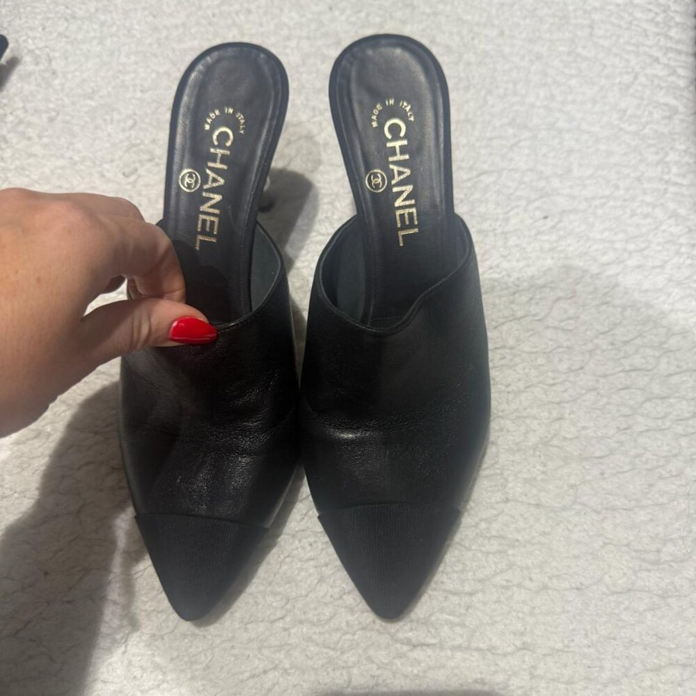 CHANEL Black Leather Pearl Accent Heels – CC Mule Pumps